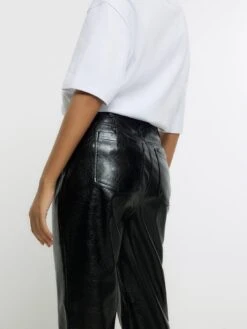 River Island Creaked Faux Leather Straight Trousers -RIVE IS Clothing Shop 1131Y SQ4 0000000004 BLACK MDd