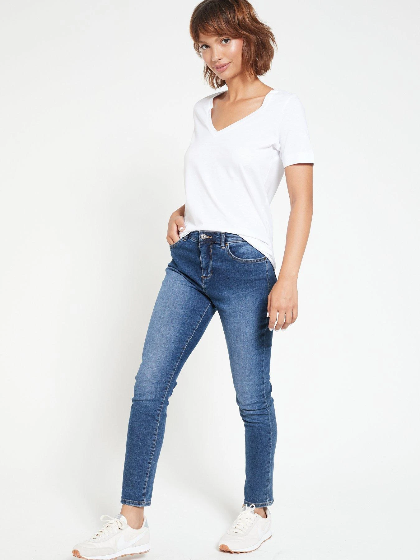 Everyday Essential 2 Pack Basic V Neck T-Shirts - Black/White 6 Everyday Essential 2 Pack Basic V Neck T-Shirts - Black/White - Image 4