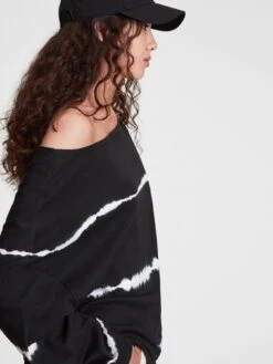 AllSaints Rita Long Sleeve Tee - Black 10 AllSaints Rita Long Sleeve Tee - Black -RIVE IS Clothing Shop UEACR SQ4 0000000004 BLACK MDb