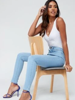 Everyday Short Florence High Rise Skinny Jean - Light Wash Blue -RIVE IS Clothing Shop V3NBX SQ5 0000000267 LIGHT WASH MDd1