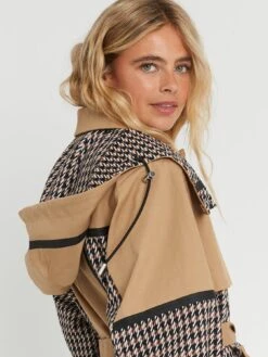 BOSS Casita Premium Houndstooth Short Trench Coat - Beige 11 BOSS Casita Premium Houndstooth Short Trench Coat - Beige -RIVE IS Clothing Shop VFU3L SQ4 0000000108 BEIGE MDd