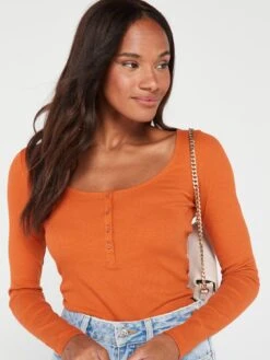 Everyday Henley Rib Long Sleeve Top - Orange -RIVE IS Clothing Shop VIOTL SQ5 0000000067 CREAM MDd1