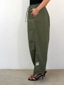 Religion Oversized Cargo Parachute Pant - Khaki -RIVE IS Clothing Shop VJWQ9 SQ5 0000000047 GREEN MDd1