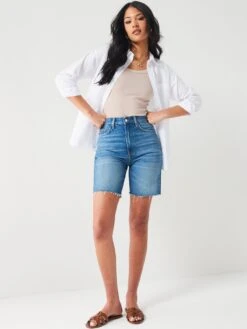 V By Very Mid Thigh Denim Shorts -RIVE IS Clothing Shop VK13J SQ3 0000000265 MID WASH MDo