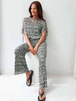 V By Very Mesh Wide Leg Trouser - Print -RIVE IS Clothing Shop VLIO1 SQ6 0000000270 PRINT MDd2