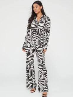 V By Very Kickflare Plisse Trouser - Print -RIVE IS Clothing Shop VLIU9 SQ5 0000000270 PRINT MDd1