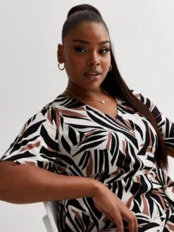 New Look Curves Black Abstract Print Wide Leg Crop Jumpsuit - Print -RIVE IS Clothing Shop VM9CU SQ4 0000000270 PRINT MDd