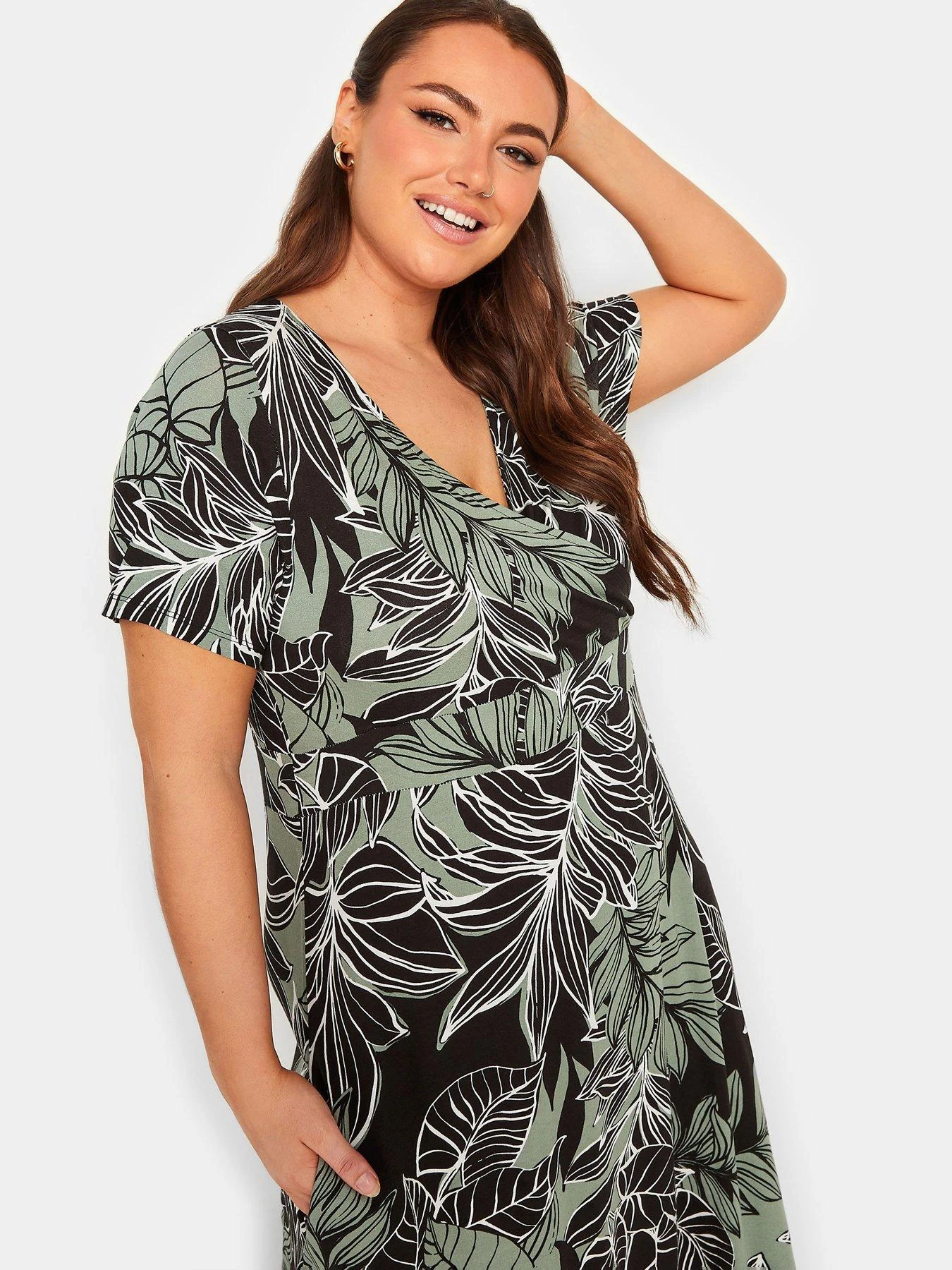 Yours Floral V-Neck Midaxi Dress - Black 6 Yours Floral V-Neck Midaxi Dress - Black - Image 4