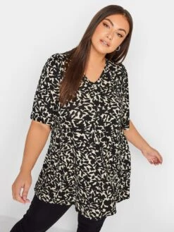 Yours Pleat Swing Angel Sleeve Top Mono Silhouette