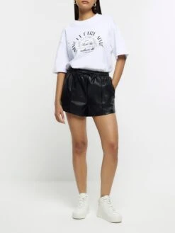 River Island Pu Elasticated Runner Short - Black -RIVE IS Clothing Shop VNTNN SQ3 0000000004 BLACK MDo