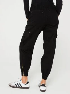 River Island Cuffed Cargo Trouser - Black -RIVE IS Clothing Shop VNTRP SQ2 0000000004 BLACK MDb