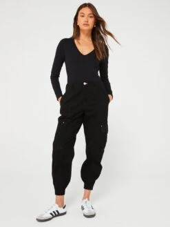 River Island Cuffed Cargo Trouser - Black -RIVE IS Clothing Shop VNTRP SQ3 0000000004 BLACK MDo