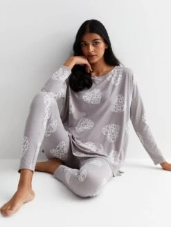 New Look Light Grey Pyjama Set With Heart Print