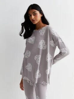 New Look Light Grey Pyjama Set With Heart Print -RIVE IS Clothing Shop VNX07 SQ4 0000000270 PRINT MDd