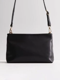 New Look Black Quilted Chain Cross Body Bag -RIVE IS Clothing Shop VO5JU SQ3 0000000004 BLACK SLa