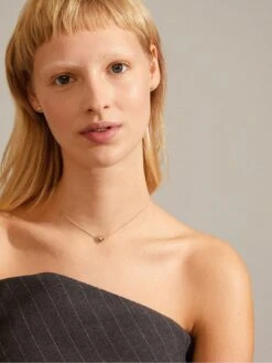 Pilgrim VERNICA Giftset, Necklace & Earstuds, Gold-plated 11 Pilgrim VERNICA Giftset, Necklace & Earstuds, Gold-plated -RIVE IS Clothing Shop VO84S SQ3 0000000036 GOLD SLd