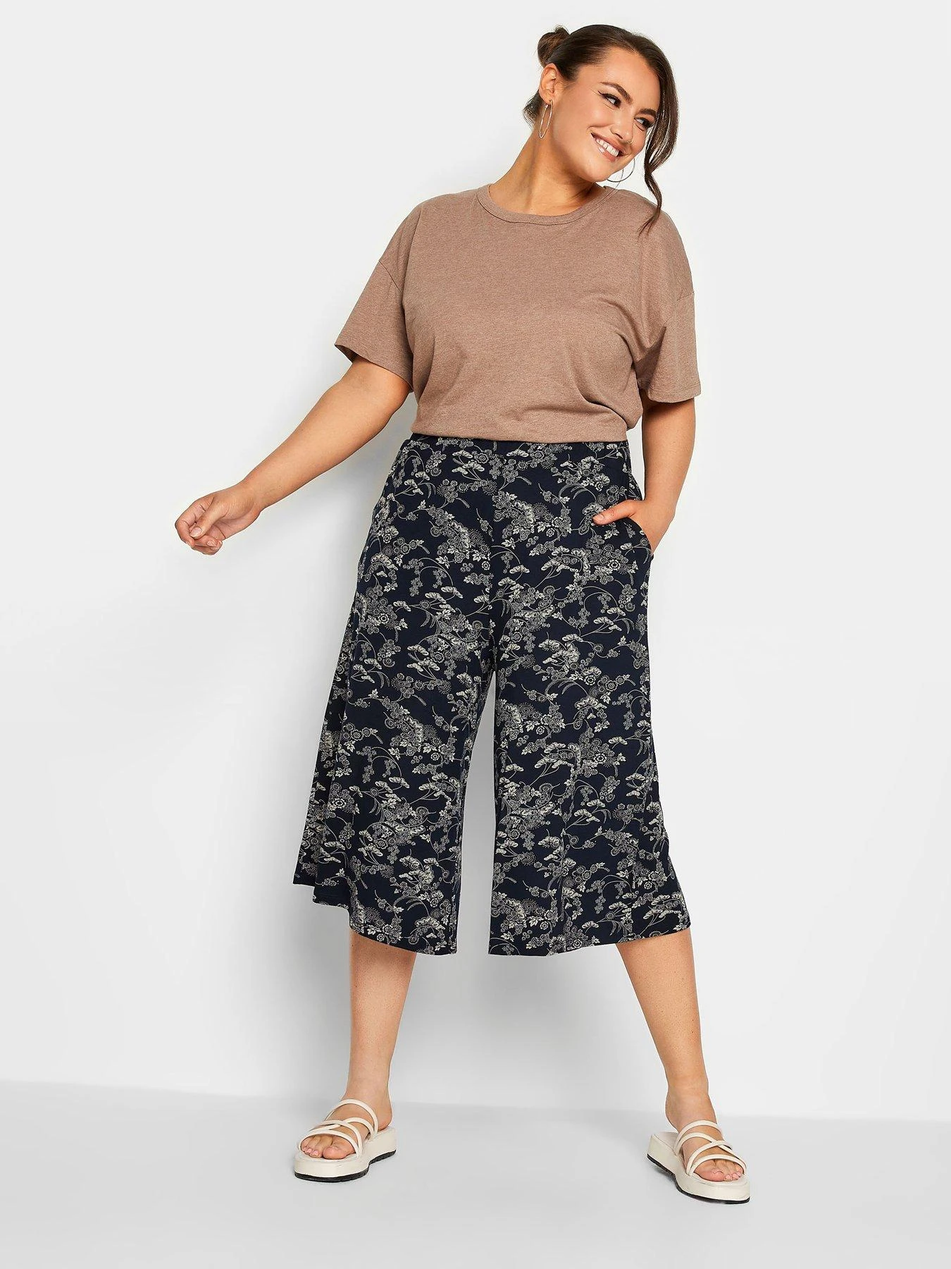 Yours Flower Stretch Jersey Culotte - Blue 4 Yours Flower Stretch Jersey Culotte - Blue - Image 2