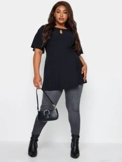 Yours Keyhole Peplum Rib Top. Black -RIVE IS Clothing Shop VPKEP SQ3 0000000004 BLACK MDo