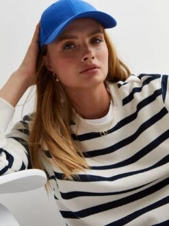 New Look Off White Stripe Crew Neck Sweatshirt -RIVE IS Clothing Shop VRBES SQ4 0000000270 PRINT MDd